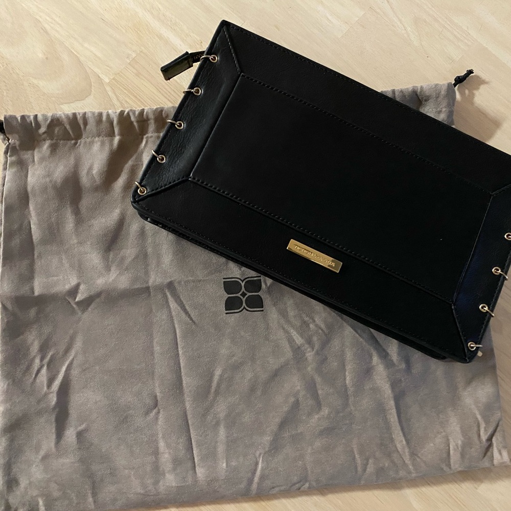 BCBGMAXAZRIA CLUTCH PURSE [Leather]